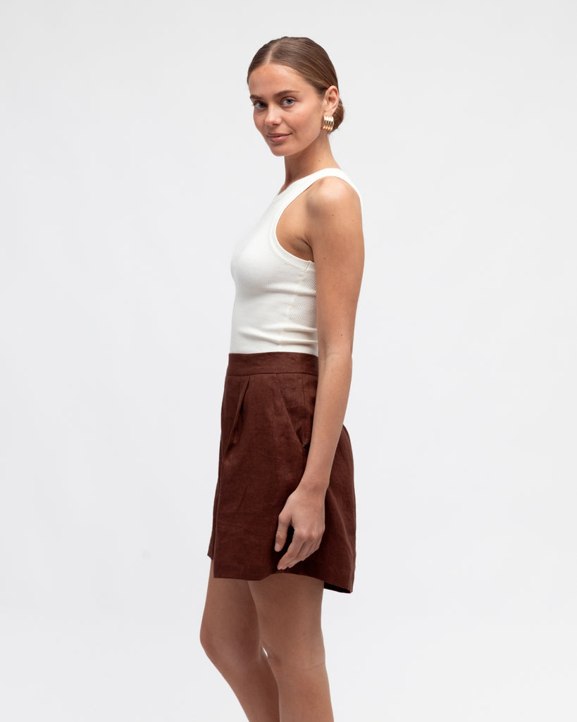 WHITE CLOSET - SHORTS