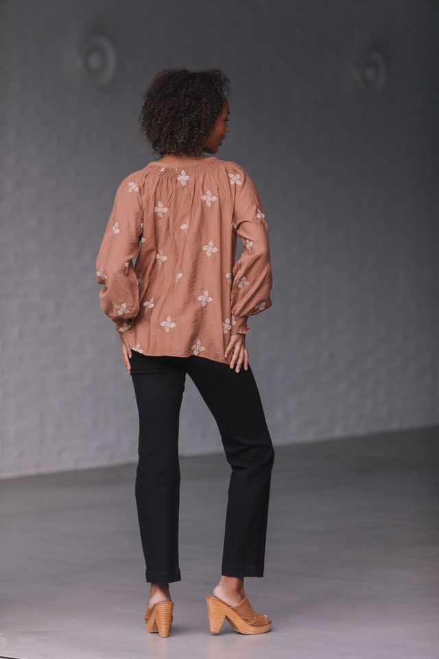 GRACE & CO - EMBROIDED BUTTON SHIRRED CUFF TOP