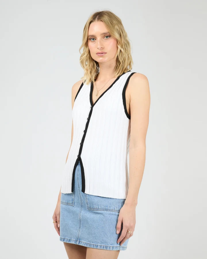 ALL ABOUT EVE - SIGRID TOP