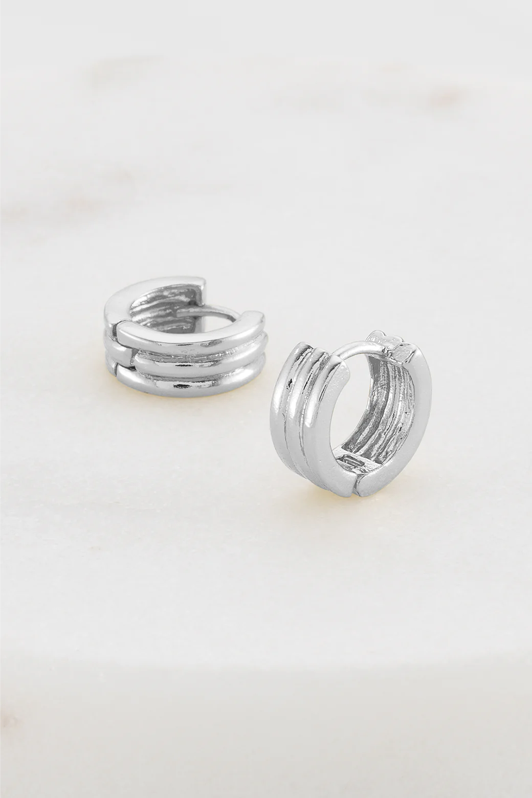 ZAFINO - GRACE HUGGIE EARRING