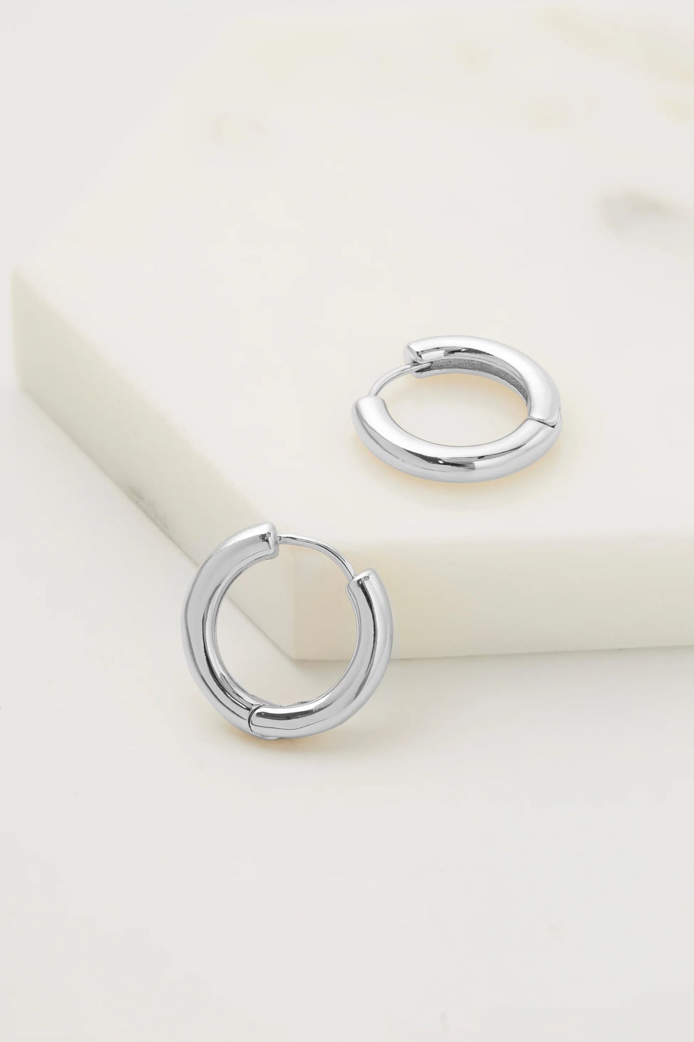 ZAFINO - KENDALL HOOP MEDIUM EARRING