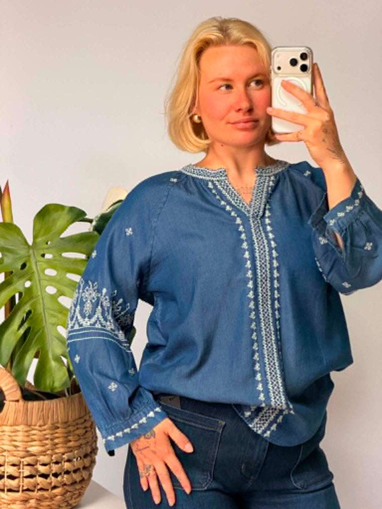SMAIBULUN - EMB TENCEL CHAMBRAY BLOUSE