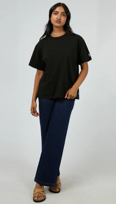 ALL ABOUT EVE - BASIC MONOGRAM TEE