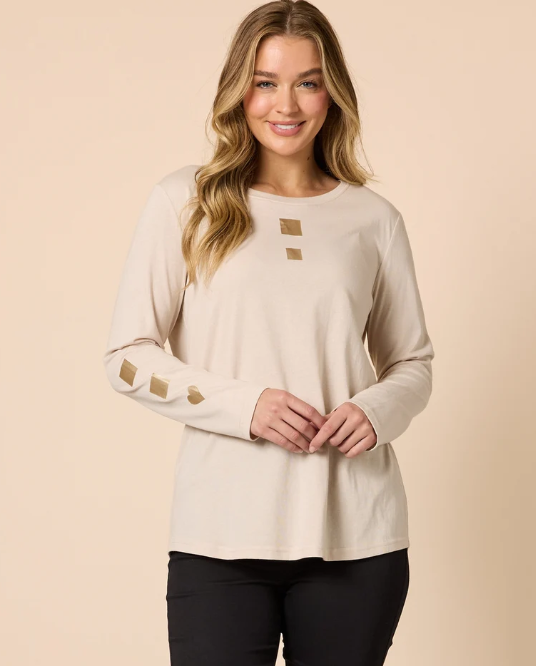 THREADZ - HEARTS SQUARE TEE
