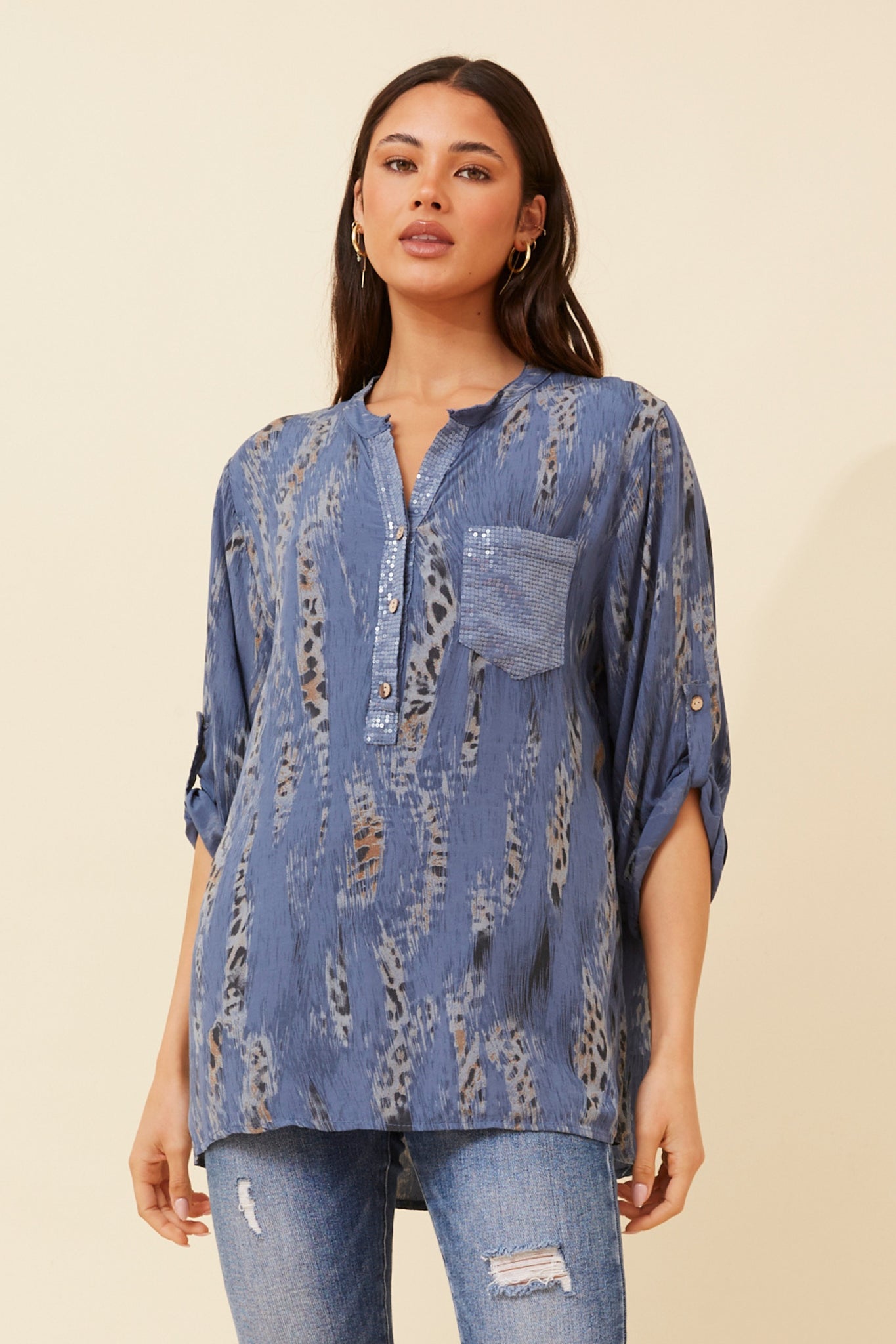 CKM - 3/4 ROLL UP SLEEVE PRINTED TOP