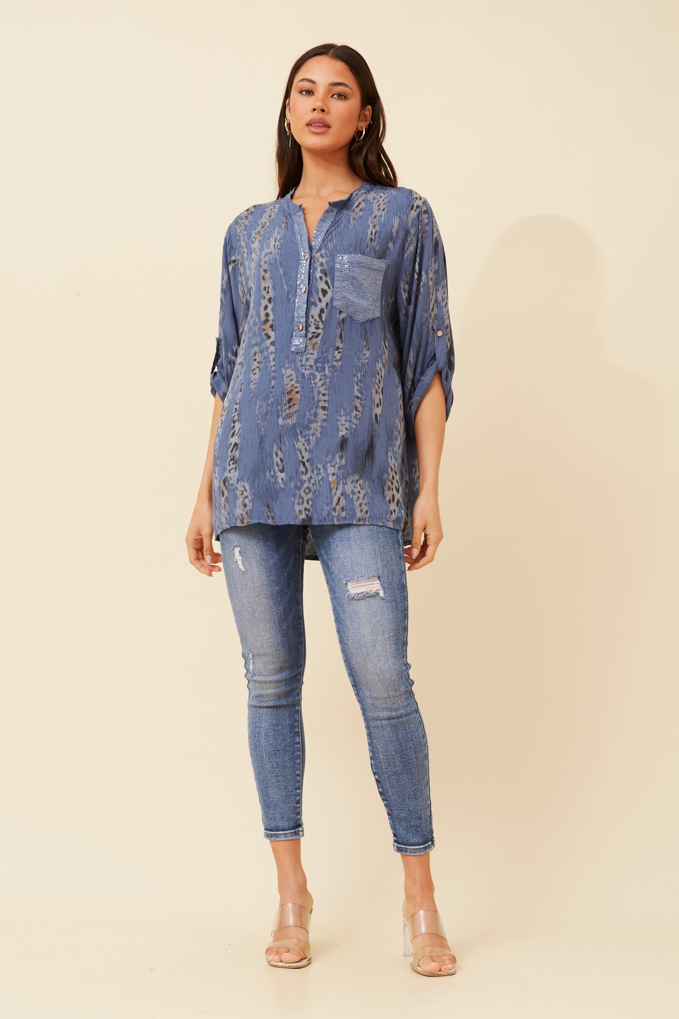 CKM - 3/4 ROLL UP SLEEVE PRINTED TOP