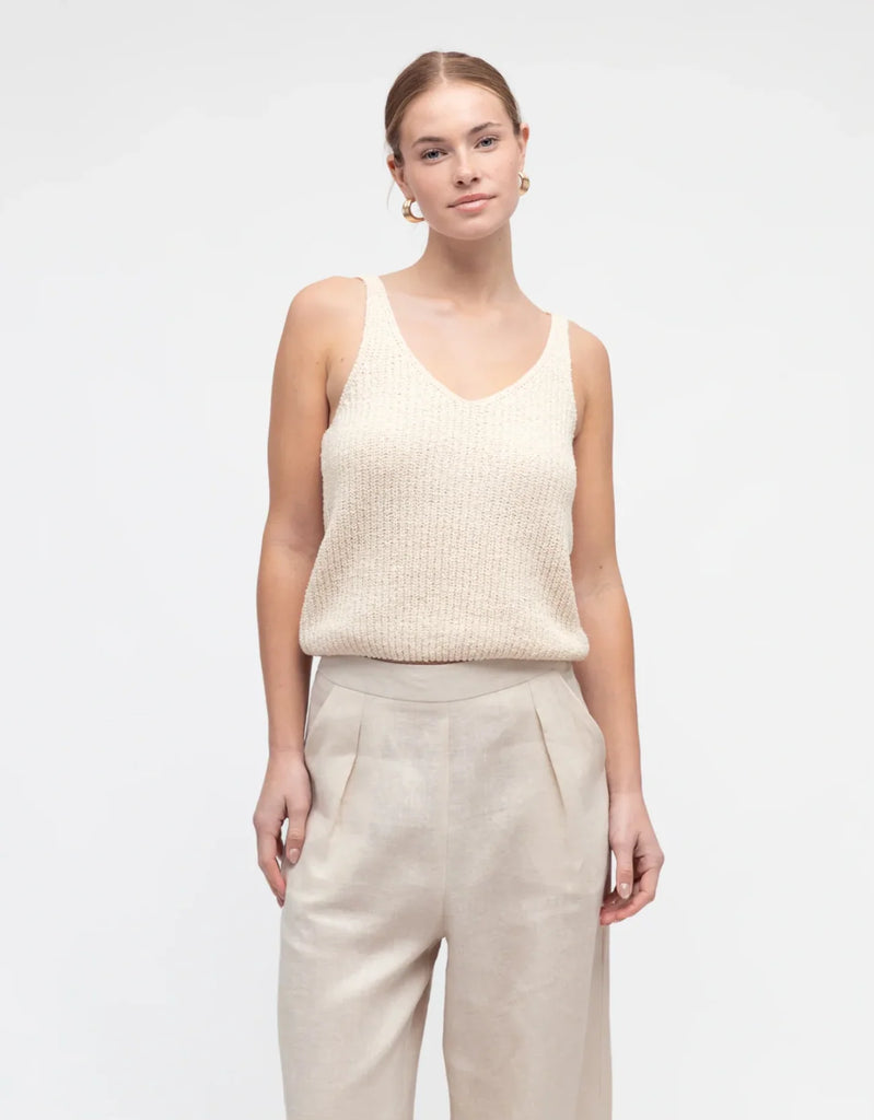 WHITE CLOSET - BOUCLE KNIT TANK