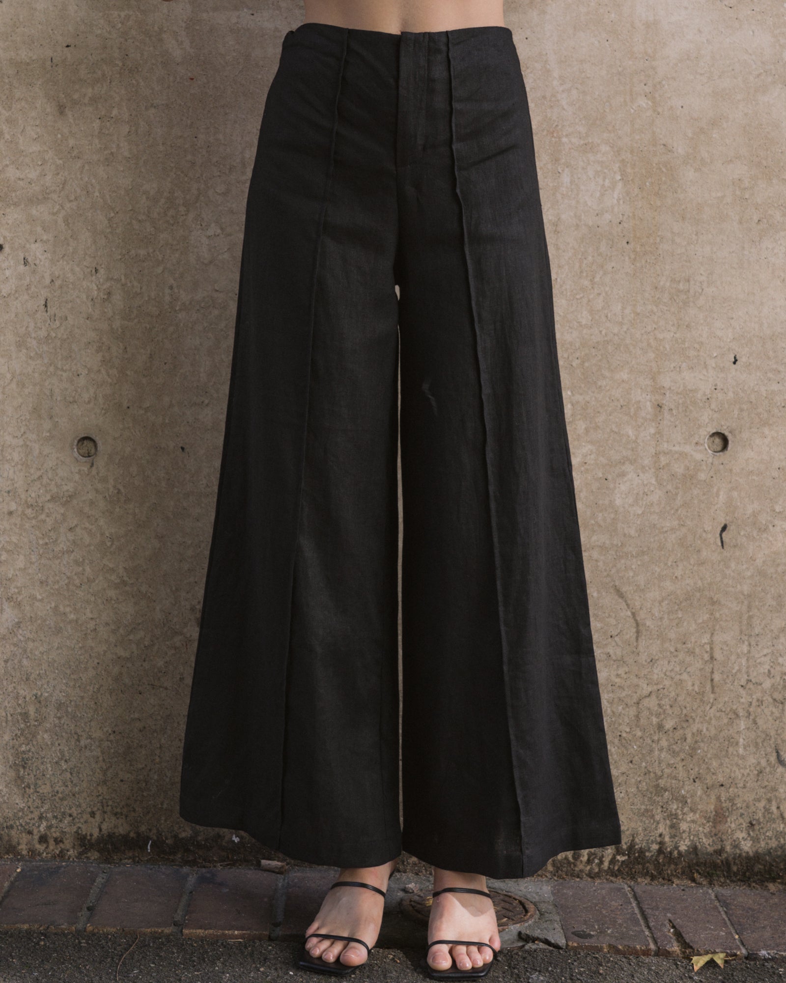 WHITE CLOSET - PANTS