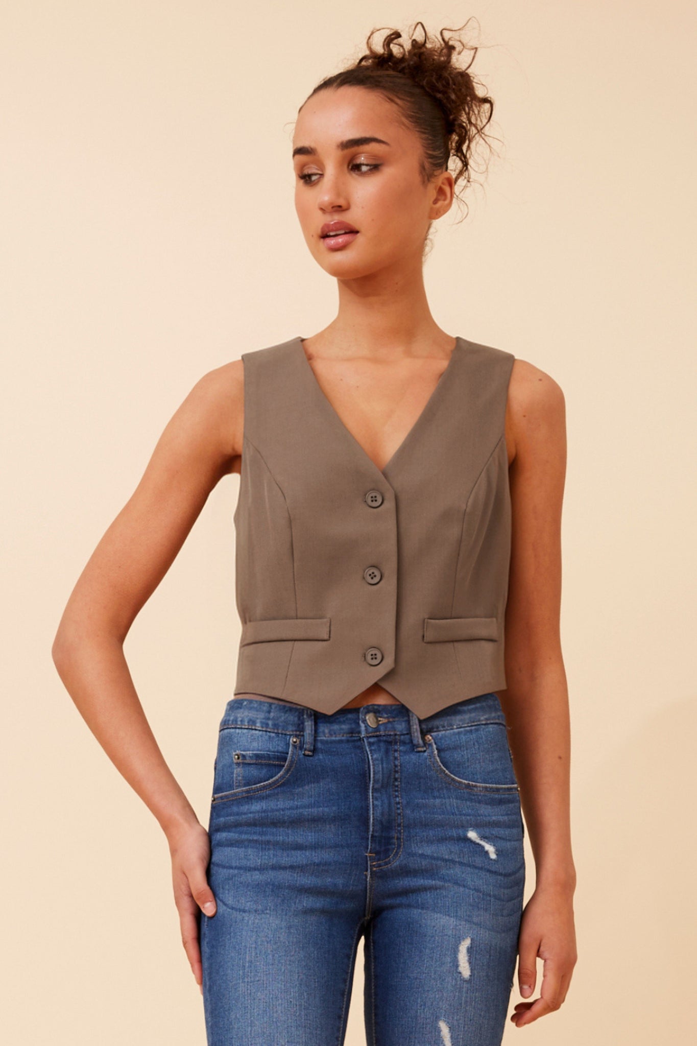 CKM - CROP LENGTH VEST WITH MOCK POCKETS