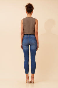 CKM - CROP LENGTH VEST WITH MOCK POCKETS