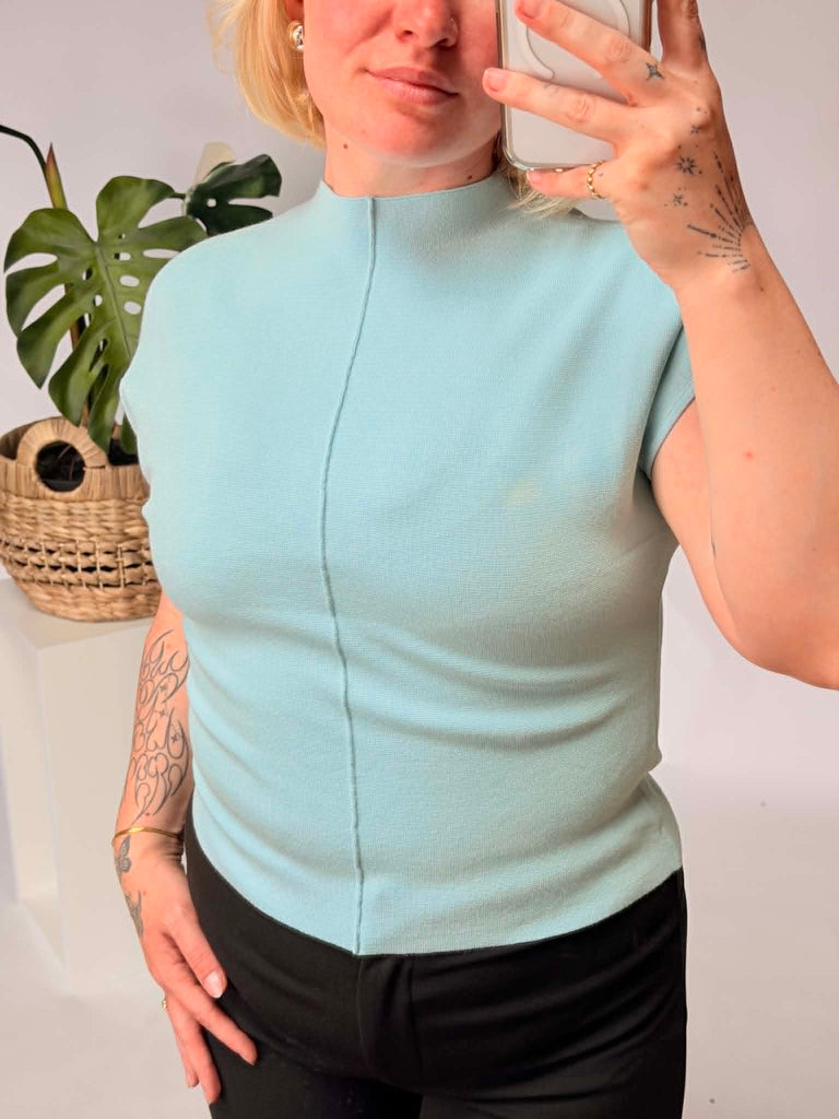 STYLE STATE - FRONT SEAM DETAIL KNIT TOP