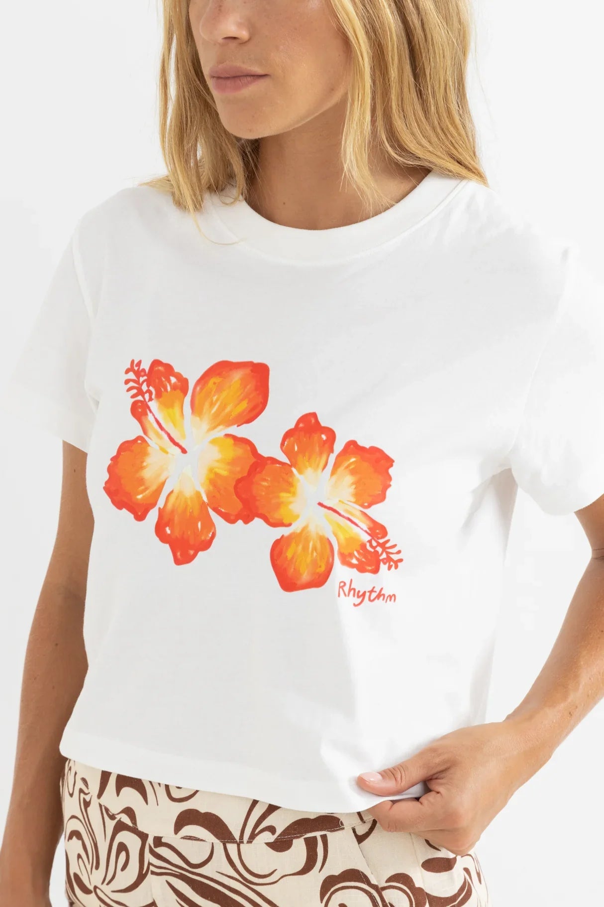 RHYTHM - HIBISCUS FLORAL CROP CREW TEE
