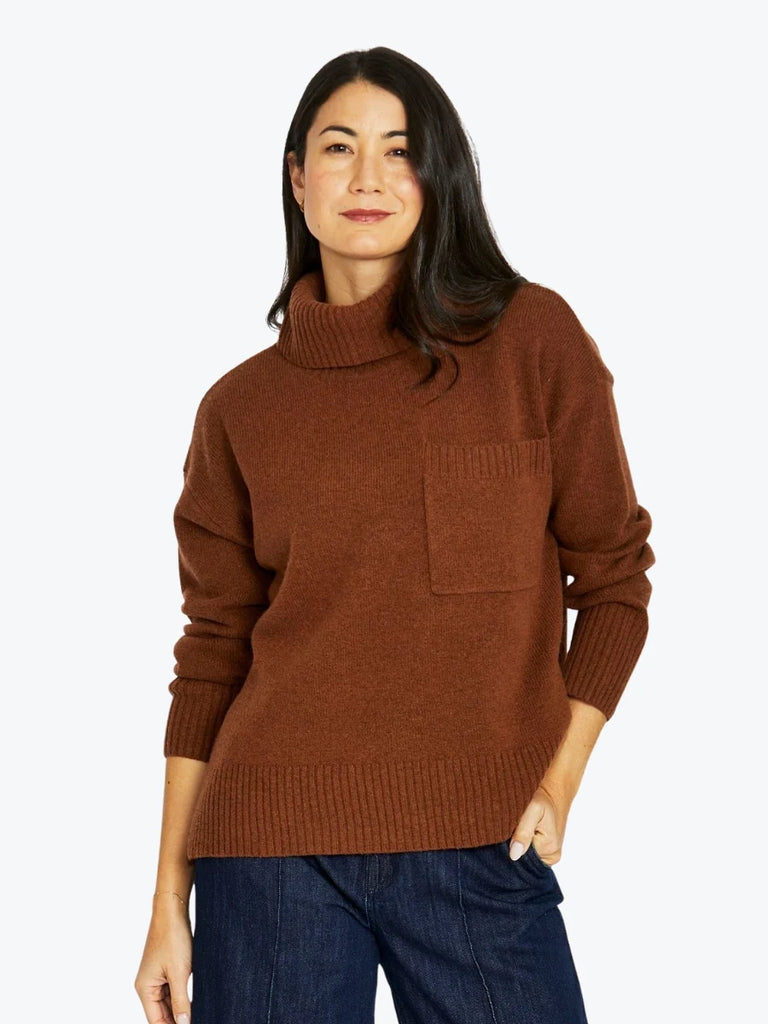 JUMP - ROLL NECK POCKET PULLOVER