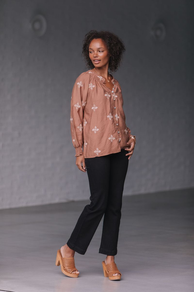 GRACE & CO - EMBROIDED BUTTON SHIRRED CUFF TOP